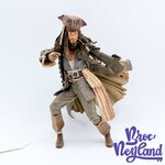 Figurine-Capitaine-Jack-Sparrow-Pirates-des-Caraïbes-NECA-Touchstone-Pictures-2007-articulé-18-cm (1)