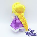 Peluche-Raiponce-Nuimos-Disney-Store-2021-princesse-robe-violette-18-cm (2)