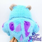 Peluche-Range-Pyjama-Sulli-Monstres-et-Cie-Disney-Jemini-Sully-monstre-bleu-violet-40-cm (4)