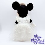 Peluche-Minnie-Mouse-mariée-Disneyland-Resort-Paris-Disney-mariage-bouquet-roses-38-cm (4)