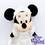 Peluche-Minnie-Mouse-mariée-Disneyland-Resort-Paris-Disney-mariage-bouquet-roses-38-cm (6)