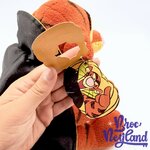 Peluche-Tigrou-Halloween-Disney-Store-Winnie-ourson-orange-34-cm (8)