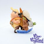 Figurine-Russel-Là-Haut-Disney-Bully-Scout-Explorateur-jaune-7-cm (3)