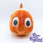 Peluche-Nemo-Disney-Store-Le-Monde-de-Nemo-poisson-clown-orange-écusson-46-cm (6)