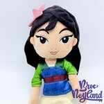 Poupée-chiffon-Mulan-Disney-Store-2023-peluche-princesse-40-cm (1)