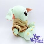 Peluche-Grogu-Big-Feet-The-Mandalorian-Disney-Parks-2022-Disneyland-Star-Wars-Bébé-Yoda-30-cm (5)