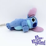 Peluche-bracelet-Stitch-Snuggle-Snappers-Disney-Parks-2019-Disneyland-monstre-bleu-accroche-calin (3)