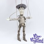Figurine-Woody-Marionnette-Disney-Store-noir-blanc-25-cm (3)