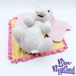 Peluche-Dumbo-éléphant-Disney-Babies-Disneyland-couffin-couverture-bleu-cirque (4)
