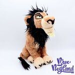 Peluche-Scar-Disney-Store-Le-Roi-Lion-méchant-cicatrice-38-cm (3)