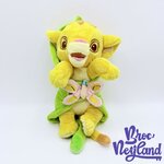 Peluche-Simba-Le-Roi-Lion-Disney-Babies-Disneyland-Paris-lion-couffin-couverture-verte-papillon (1)