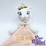 Peluche-Doudou-Marie-Les-Aristochats-Disney-Simba-Toys-Good-Night-sweet-lovely-carré-rose (3)