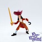 Figurine-Capitaine-Crochet-Disney-Bullyland-Peter-Pan-pirate-rouge-10-cm (1)