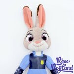 Peluche-Judy-Hopps-Zootopie-Disney-Store-2017-lapin-gris-police-38-cm (1)