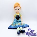 Poupée-chiffon-Anna-La-Reine-des-Neiges-Une-Fête-Givrée-Disney-Collections-peluche-tournesols-55-cm (2)