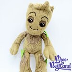 Peluche-Groot-Les-Gardiens-de-la-Galaxie-Marvel-Disneyland-Paris-2017-Disney-branche-arbre-20-cm (3)