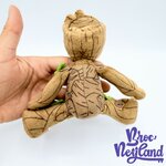 Peluche-épaule-Groot-Disney-Parks-Disneyland-Paris-Les-Gardiens-de-la-Galaxie-Marvel-peluche-aimantée-17-cm (2)
