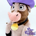 Peluche-Miss-Caloway-La-Ferme-se-Rebelle-Disneyland-Paris-Disney-vache-chapeau-violet-38-cm (7)