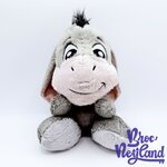 Peluche-Bourriquet-Big-Feet-Disney-Parks-2019-disneyland-Paris-Winnie-ourson-32-cm (5)