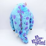 Peluche-Sulli-Monstres-et-Cie-Disney-Store-Sully-monstre-bleu-violet-écusson-40-cm (1)