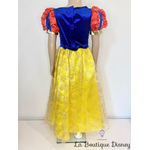 déguisement-blanche-neige-disneyland-paris-disney-robe-princesse-jaune-bleu-pailettes-pomme-5