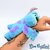 Peluche-bracelet-Sulli-Snuggle-Snappers-Disney-Parks-2017-disneyland-Monstres-et-Cie-Sully-bleu-accroche-calin (1)