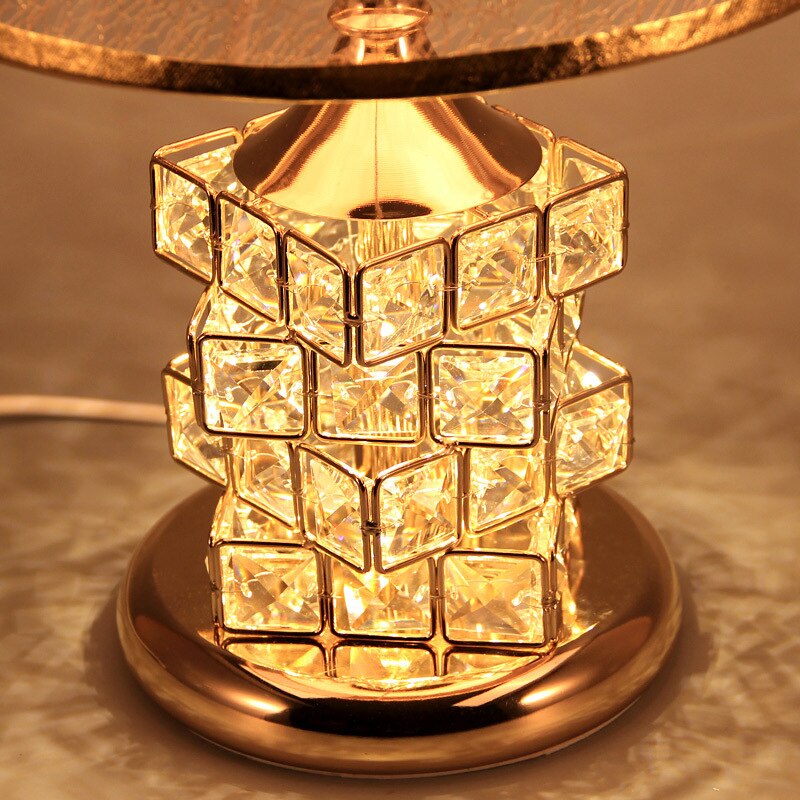 Modern-Crystal-Table-Lamp-European-Style-Luxury-Wedding-Gift-Ideas-Rubik-s-Cube-Sweet-Bedroom-Lamp