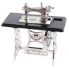 Machine-coudre-en-bois-avec-fil-et-ciseaux-pour-enfants-meubles-miniatures-accessoires-pour-maison-de