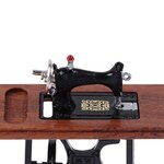 Machine-coudre-en-bois-avec-fil-et-ciseaux-pour-enfants-meubles-miniatures-accessoires-pour-maison-de