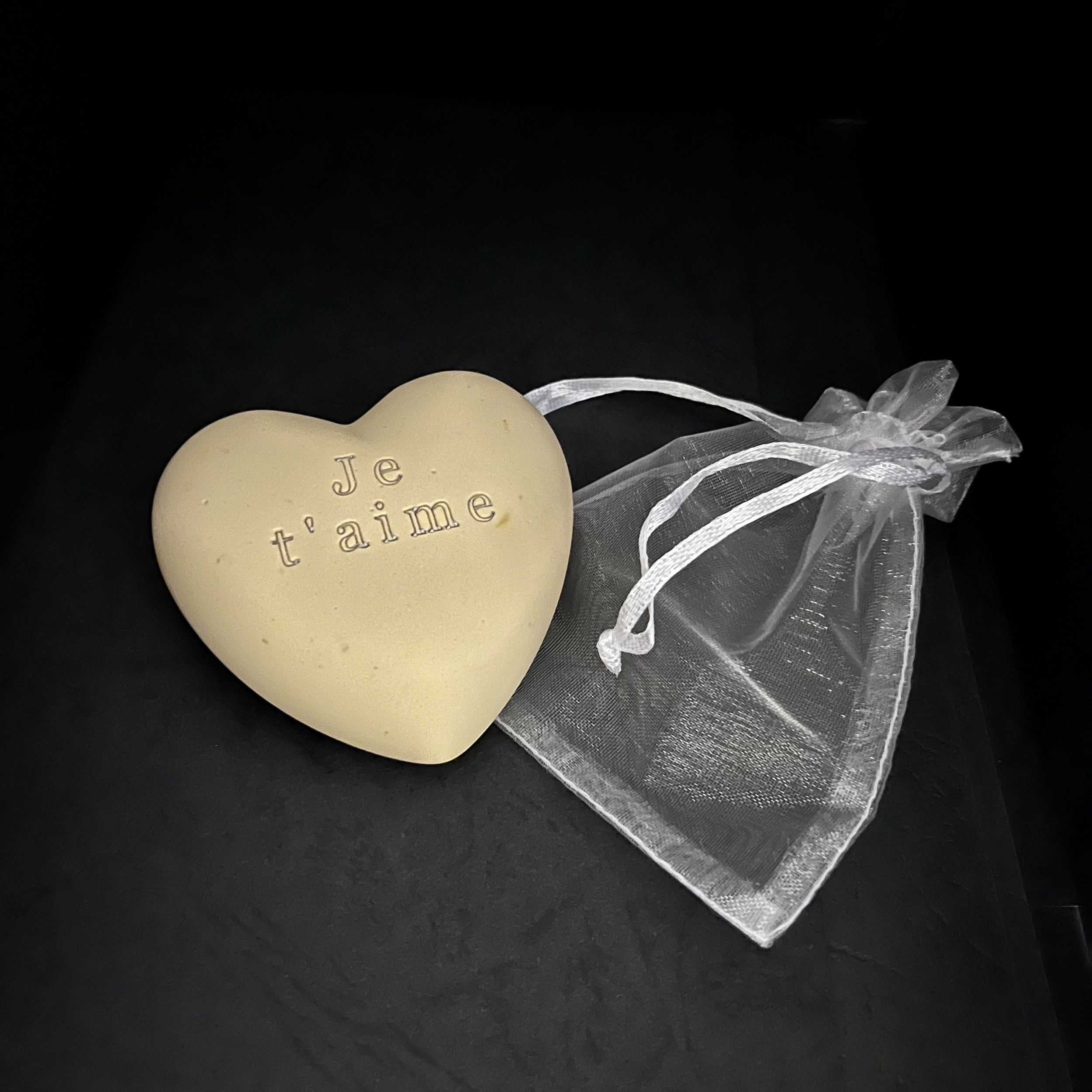 Galet_coeur_grave_je_t_aime