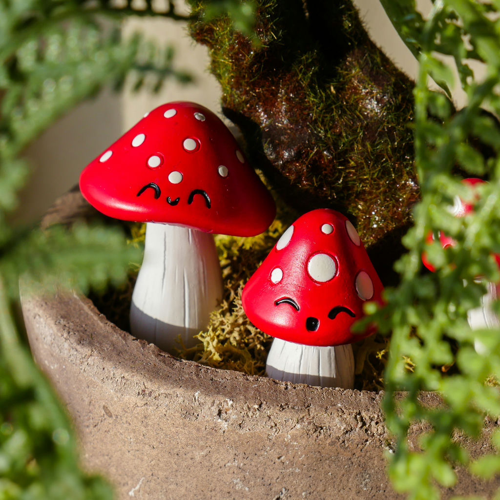 18064-Planters - Mushroom Plant Markers-1