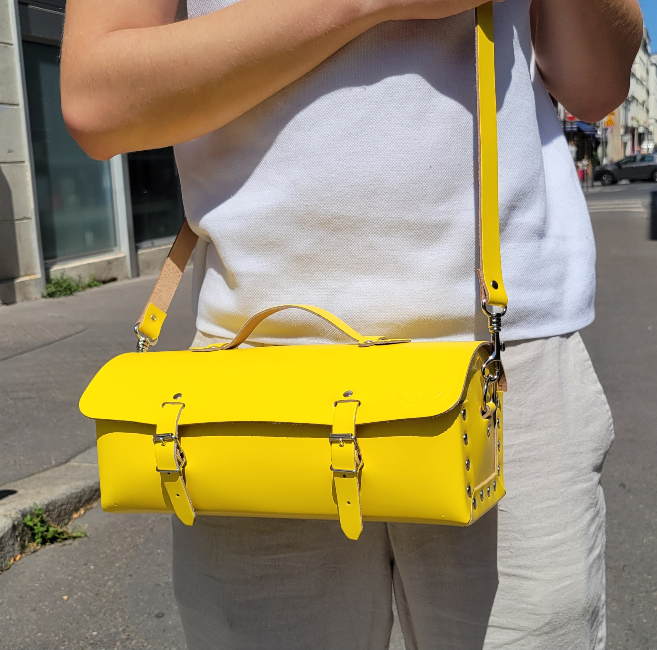 Sac à outils en cuir avec bandoulière - Jaune soleil 30 cm