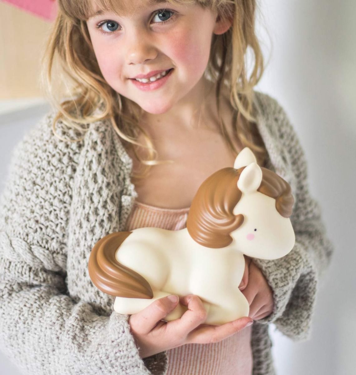 lampe veilleuse enfant cheval a personnaliser a little lovely company