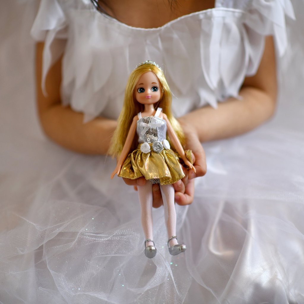 Poupée Lottie - Swan Lake Ballerina