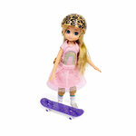 Poupee-Lottie-skateuse