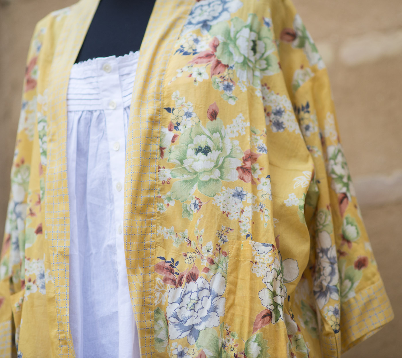 Magnolia_mango_kimono_detail_3