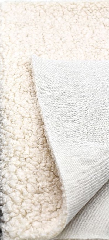 tissu-bouclette-beige-coussin