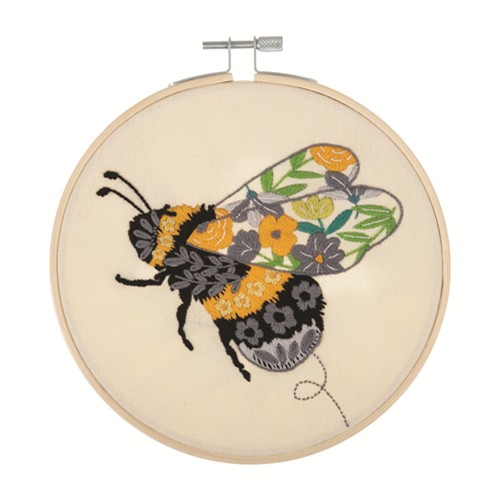 kit-broderie-abeille-florale