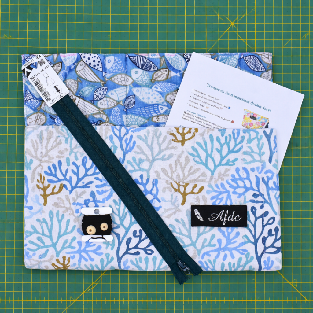 kit-couture-trousse-esprit-mer-contenu-tissu-zip-gland.jpg