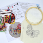 kit-broderie-papillon-fleur