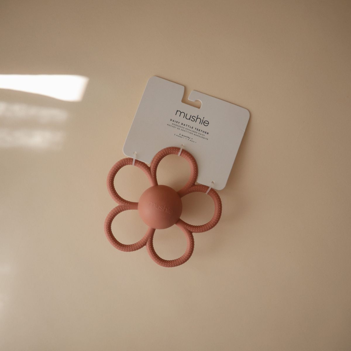 mushie--rattle-daisy-teether (3)