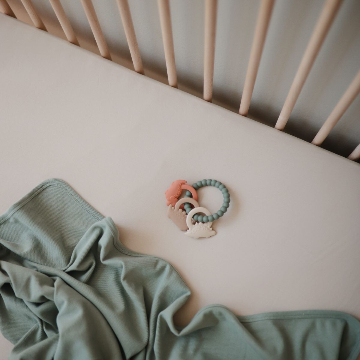 mushie--teething-ring--space (2)