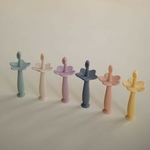 mushie--training-toothbrush-flower--pale-daffodil (1)