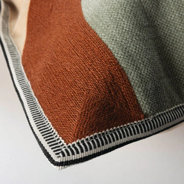 COUSSIN DAKOTA 3