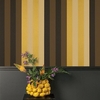 papier-peint-rayures-ininitus-masureel-marron-jaune-salon