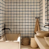 itajime-papier-peint-carreaux-coordonne-indigo-idee-salle-de-bain-bleu