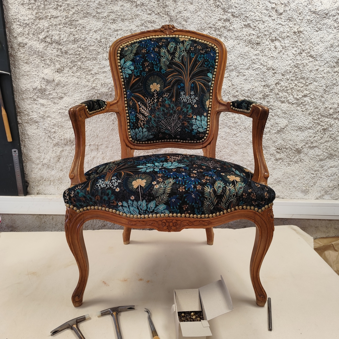 velours-opium-idee-relooking-fauteuil