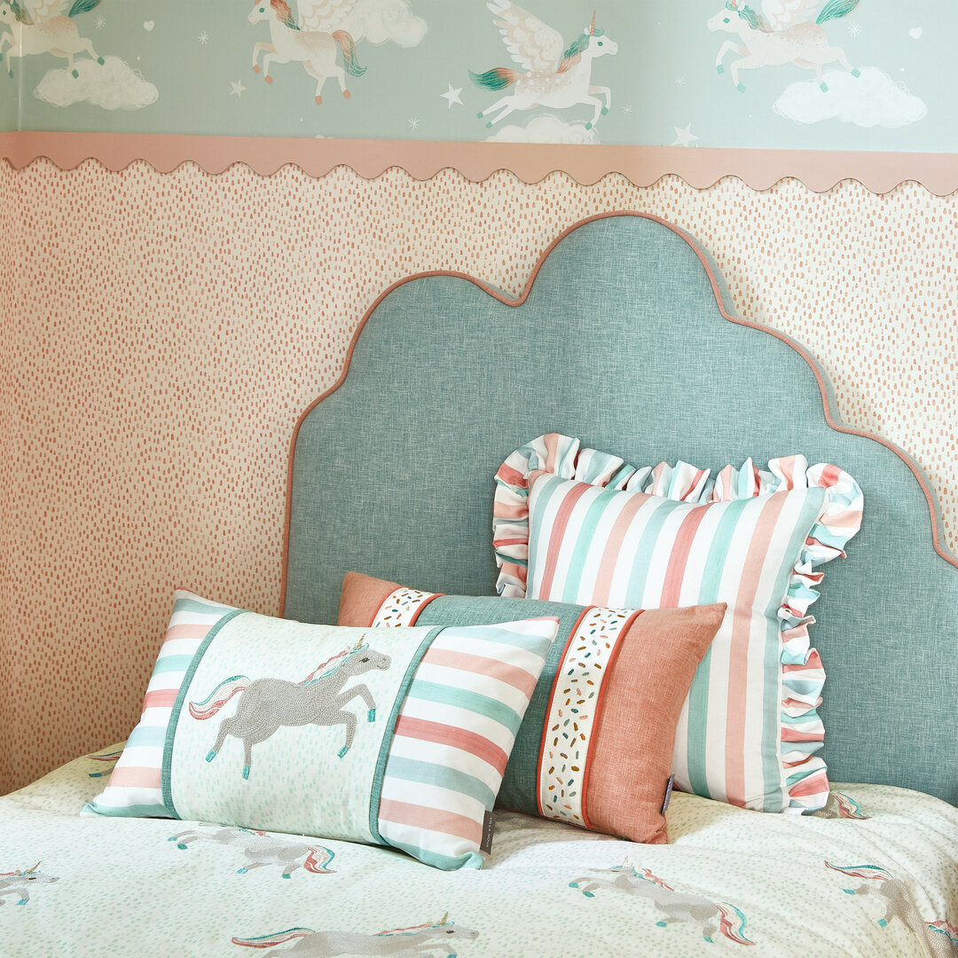 W646-01-raindrops-wallcovering-blush_02