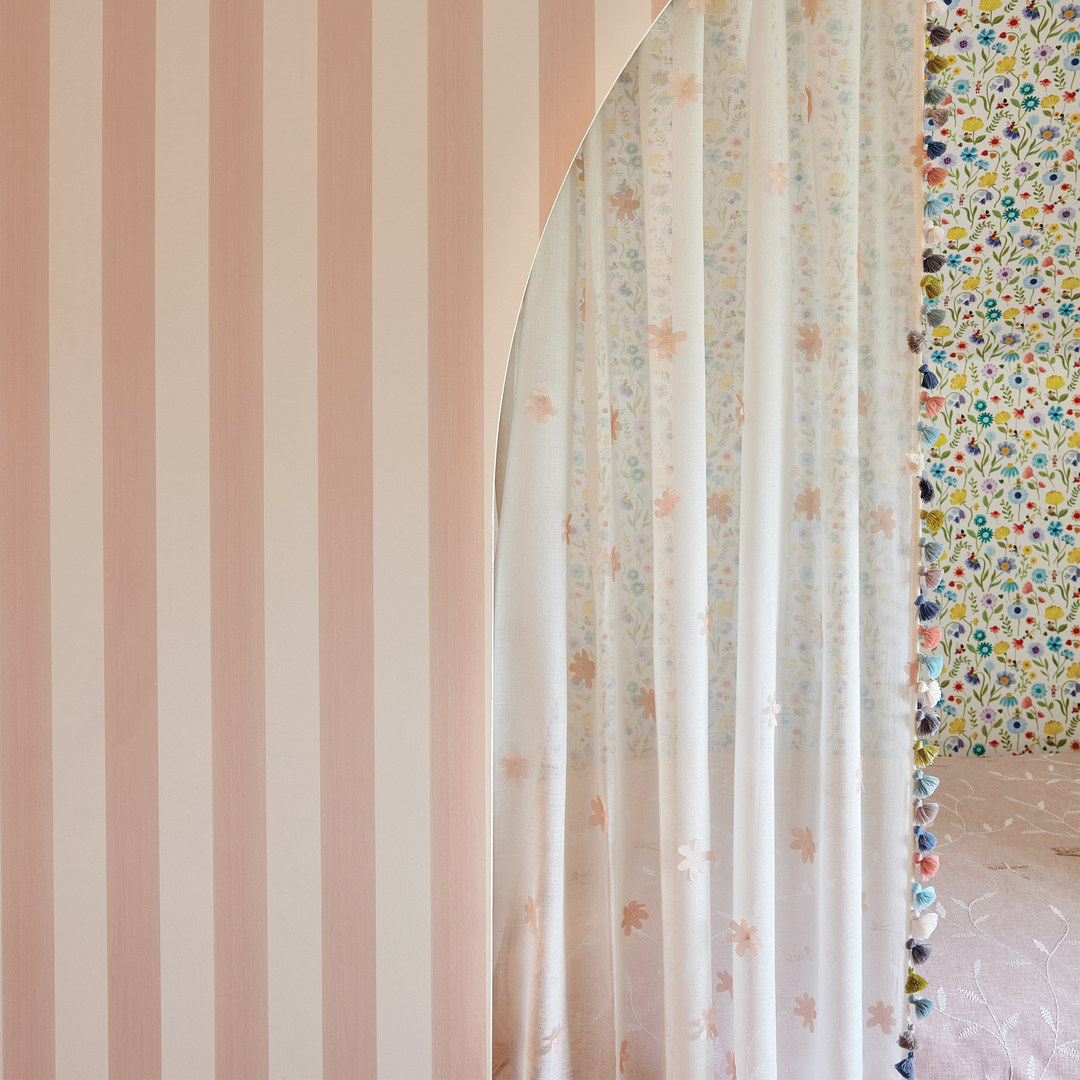 W650-01-candy-stripe-wallcovering-blush_03