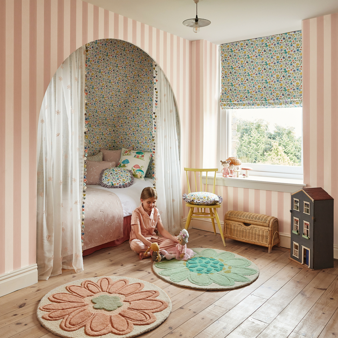 W650-01-candy-stripe-wallcovering-blush_04